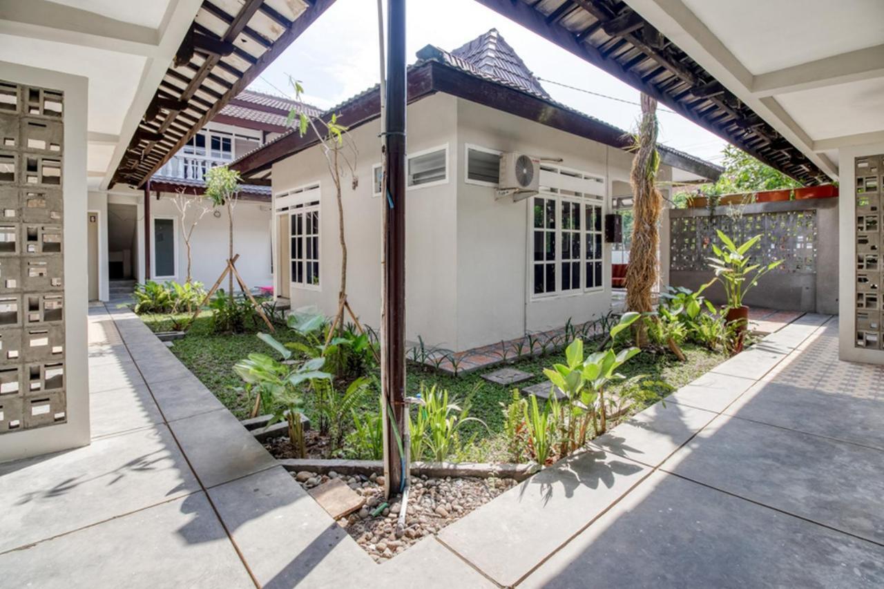 Reddoorz Near Malioboro Tugu Station Jogja 2 Hotell Yogyakarta Exteriör bild