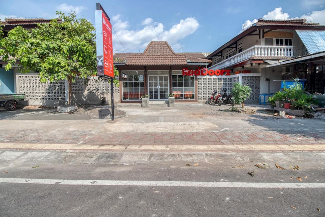 Reddoorz Near Malioboro Tugu Station Jogja 2 Hotell Yogyakarta Exteriör bild