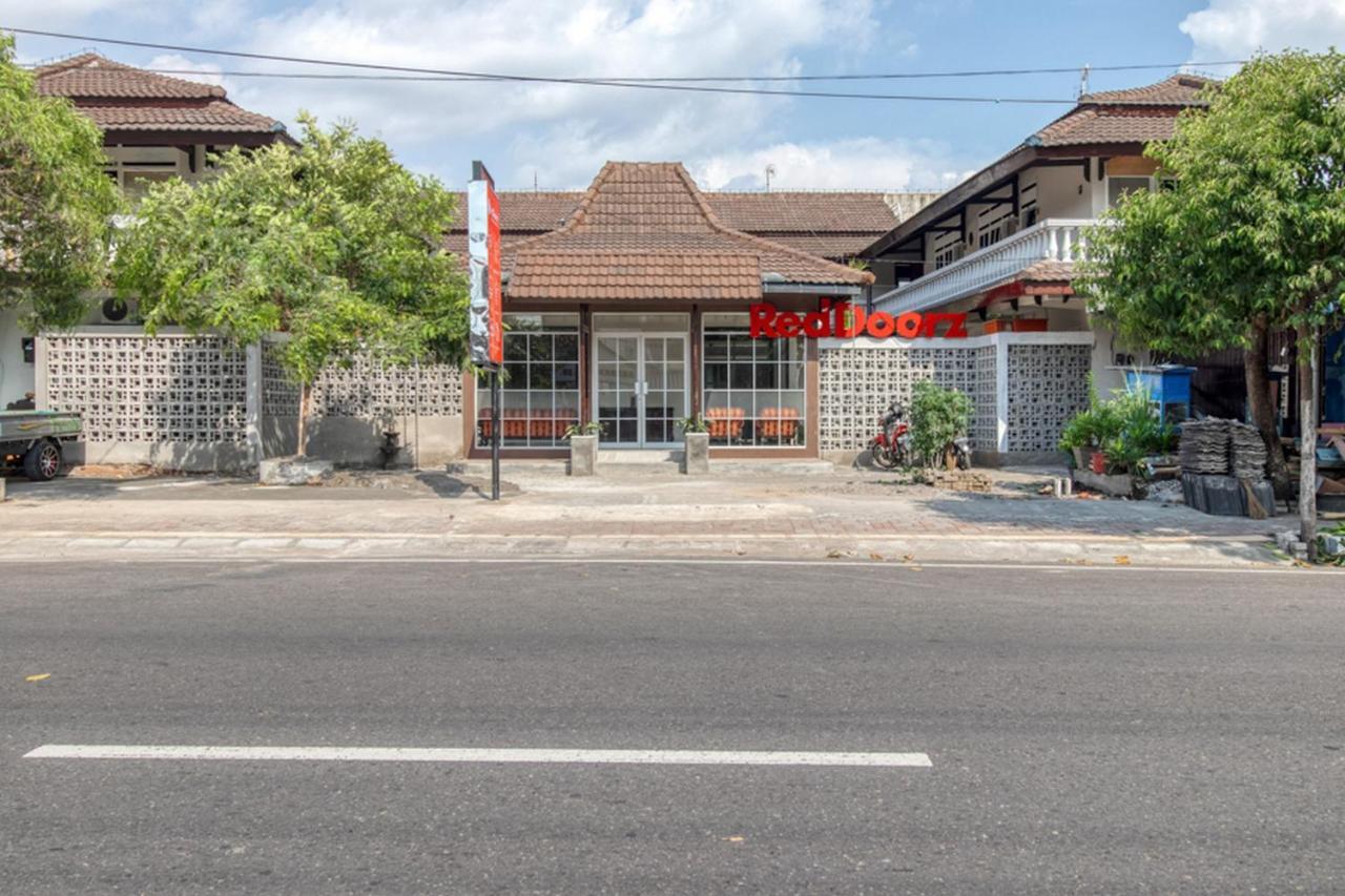 Reddoorz Near Malioboro Tugu Station Jogja 2 Hotell Yogyakarta Exteriör bild